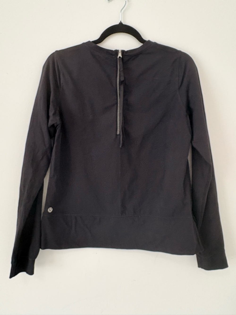 Lululemon Run Warm Up Crew Sz 8 Black EUC - Picture 6 of 9